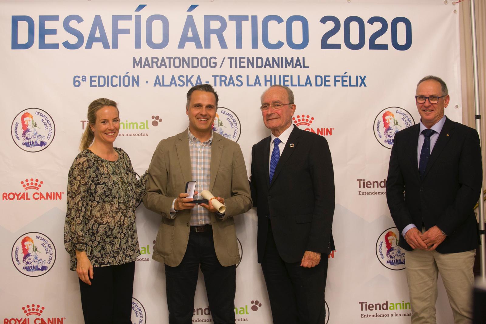 La Asociación Maratondog otorgó a la FADI la “Medalla Desafío Ártico”