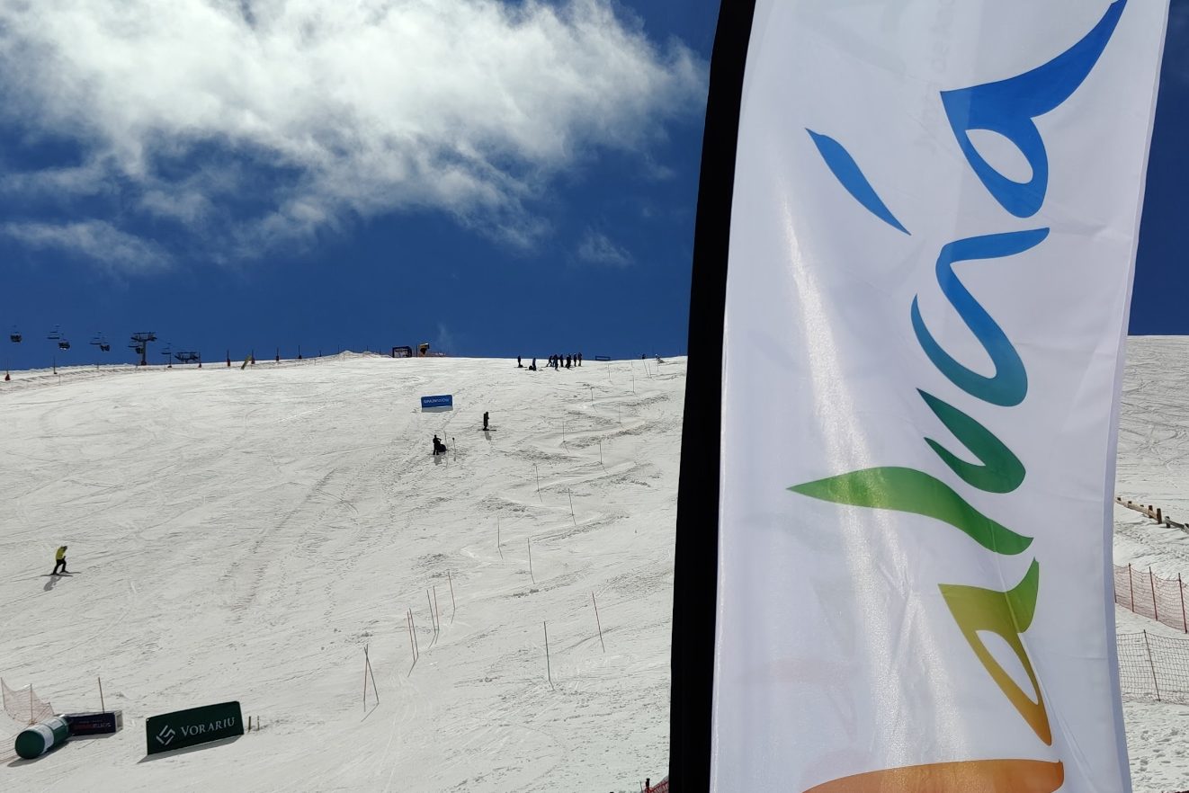 Andalucía refuerza su proyección a través del deporte de invierno en Sierra Nevada con un calendario de alto nivel, que ha comenzado a desarrollarse este fin de semana.